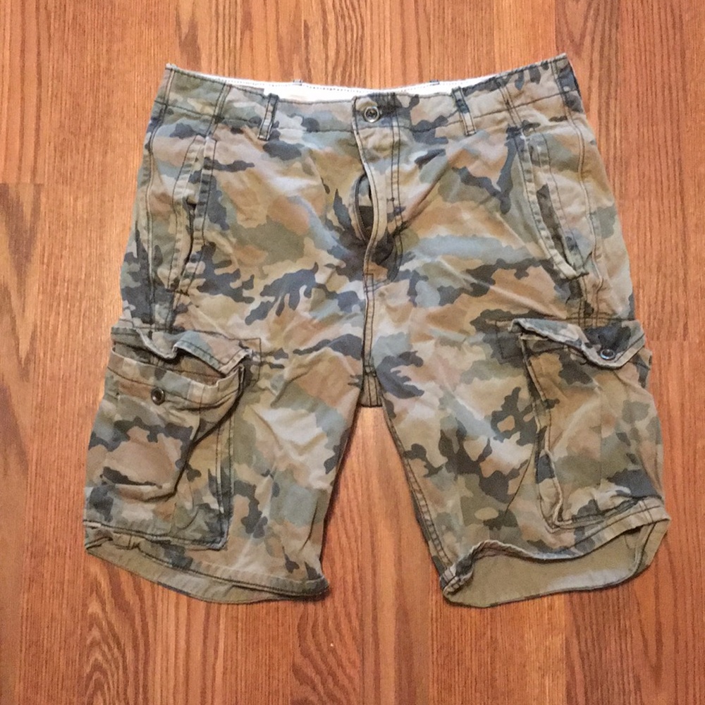 Levi’s Camo Cargo Shorts